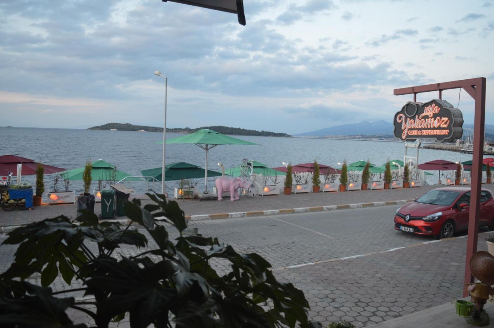 Yakamoz Otel Урла Экстерьер фото