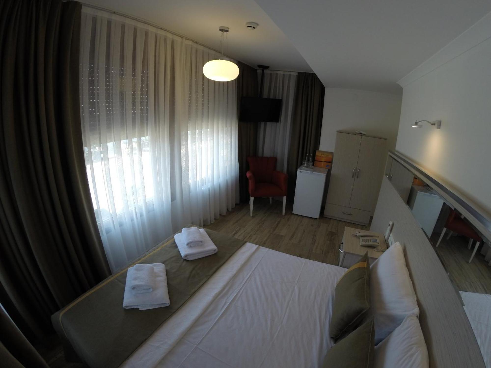 Yakamoz Otel Урла Экстерьер фото