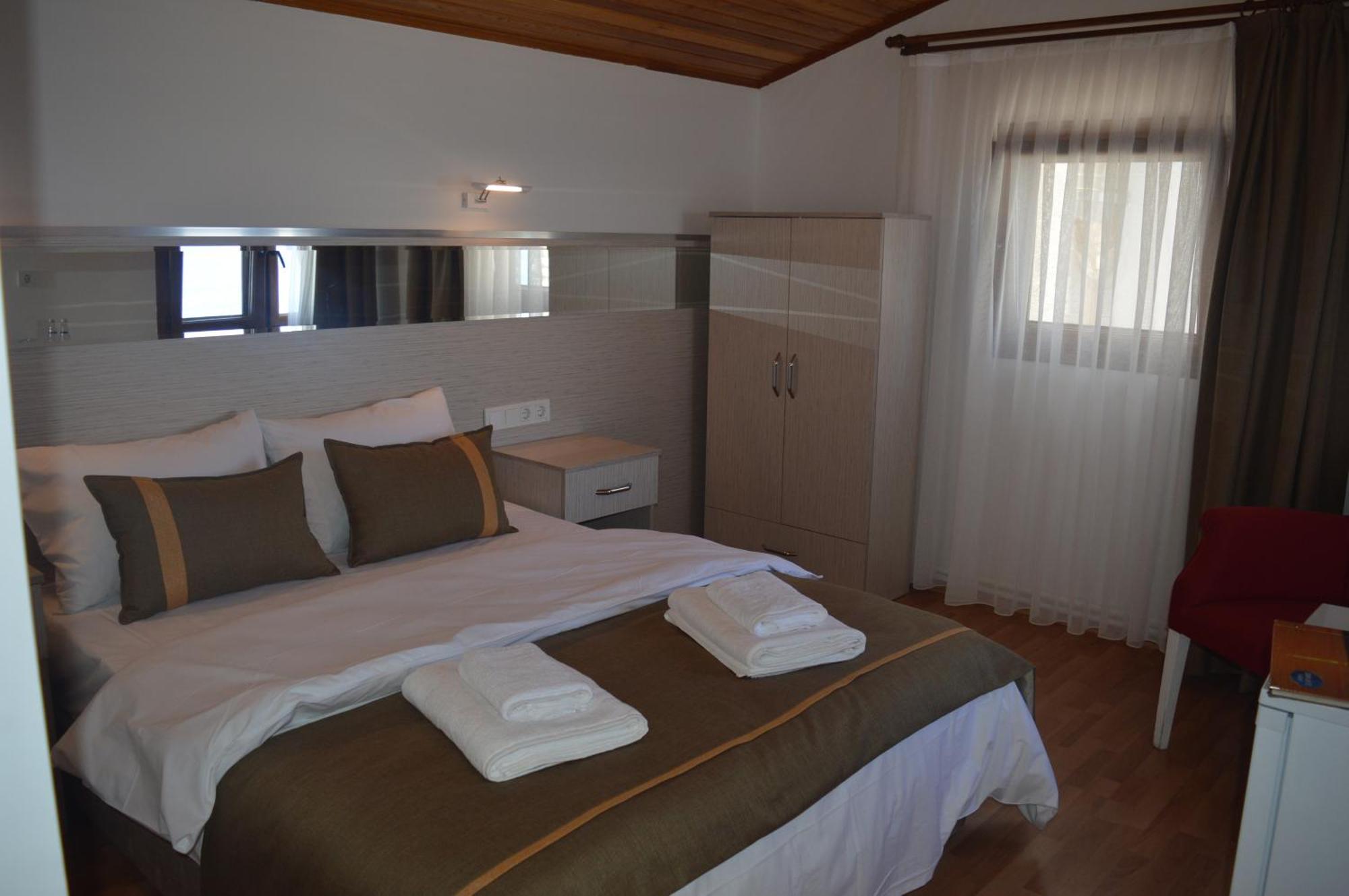 Yakamoz Otel Урла Экстерьер фото