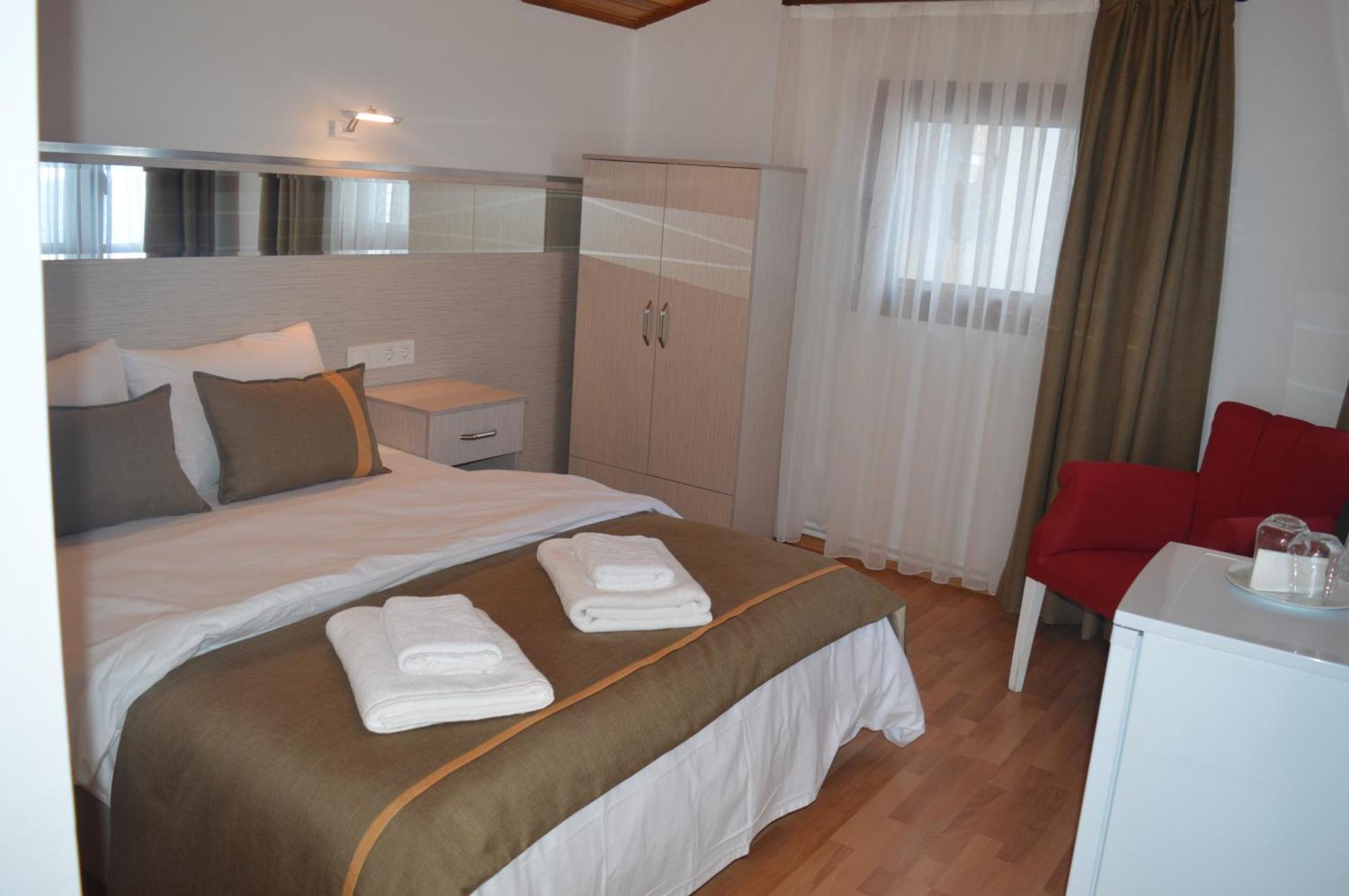 Yakamoz Otel Урла Экстерьер фото